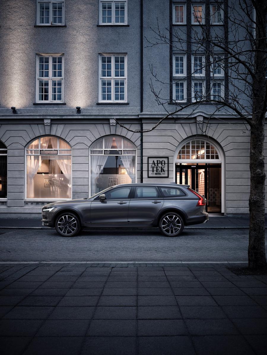  Volvo V90 T6 Cross Country 2016 года  (фото 44 из 104)